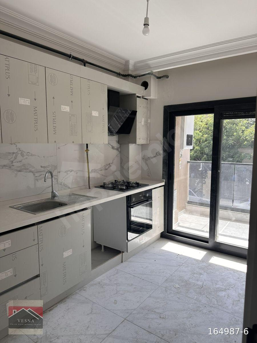 BORNOVA PAZARYEİNDE EGE ÜNİVERSİTE VE HASTANESİ İLE YAŞAR ÜNİVERSİTESİNE YAKIN 2+1 DAIRE