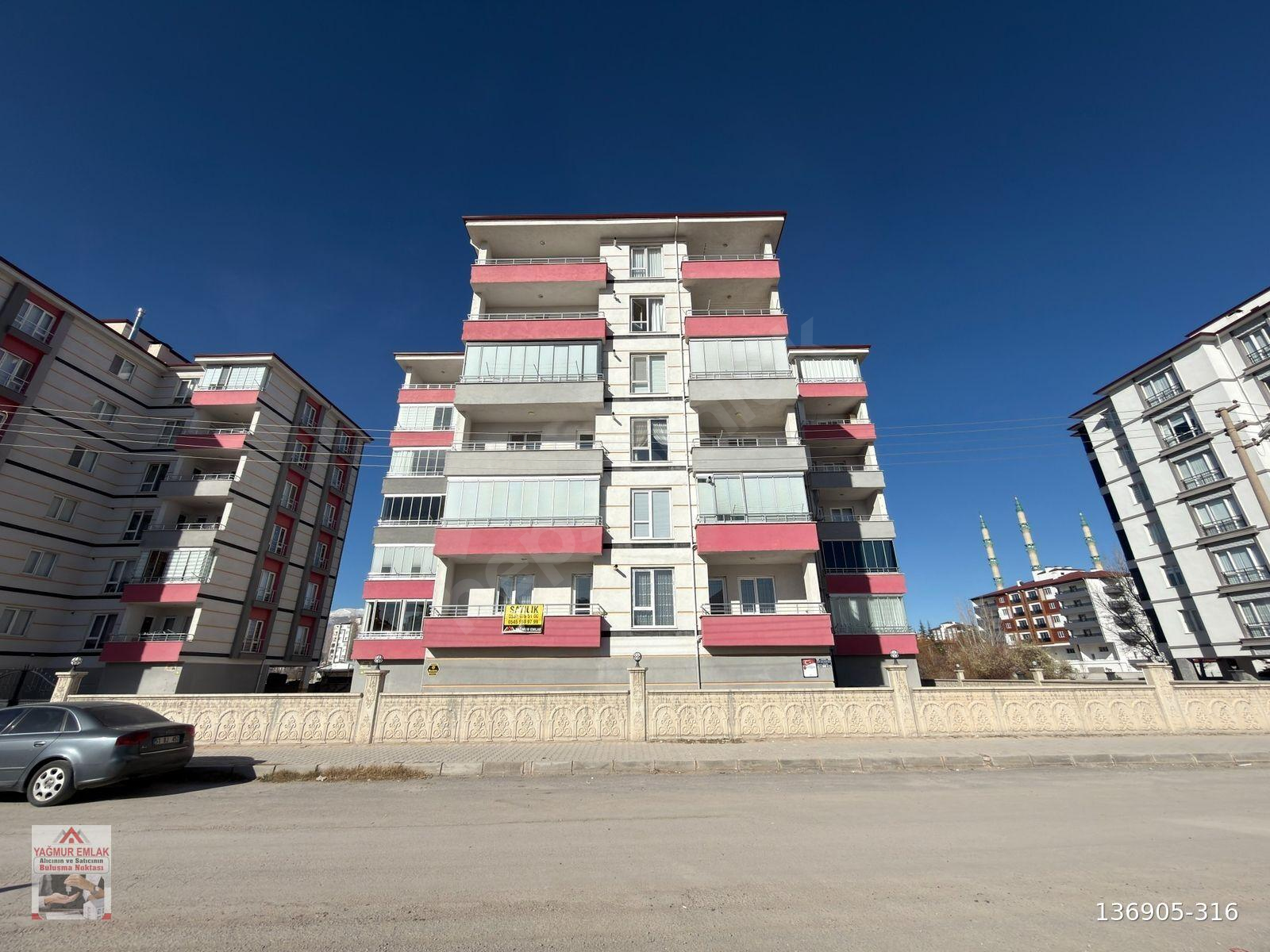 YAĞMUR EMLAK'TAN SELÇUK'TA GENİŞ 3+1 SATILIK DAİRE