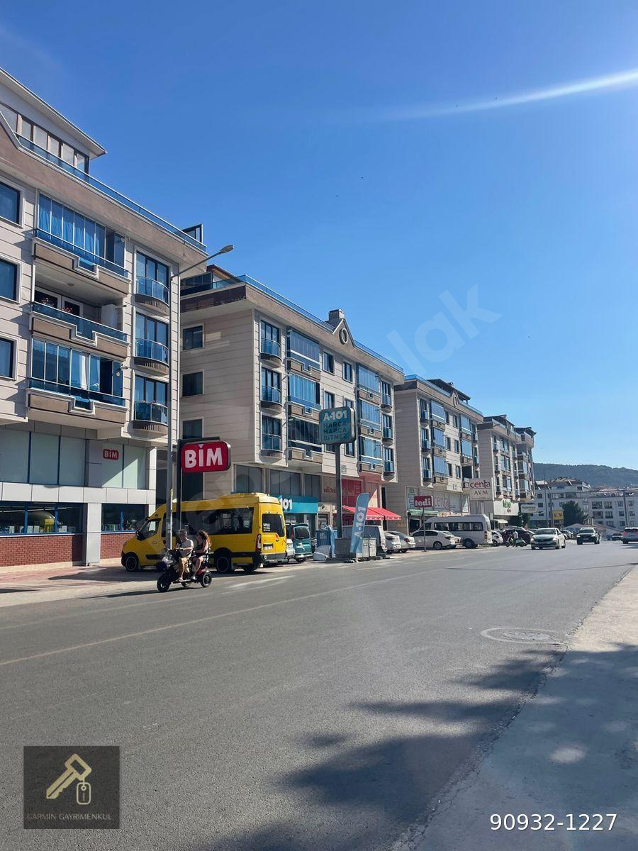 GARMİNDEN ÇINARÇIK ÇAMLIKTA CADDE ÜZERİ 3KAT ASANSÖRLÜ 3+1 EŞYALI DAİRE KİRALIKTIR