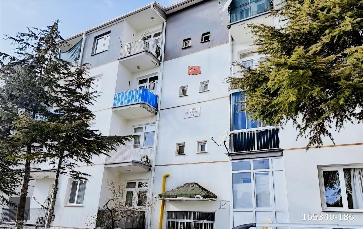 HALİM ÇAL GAYRİMENKUL'DEN SİVRİHİSARDA SİTE İÇ SATILIK 3+1