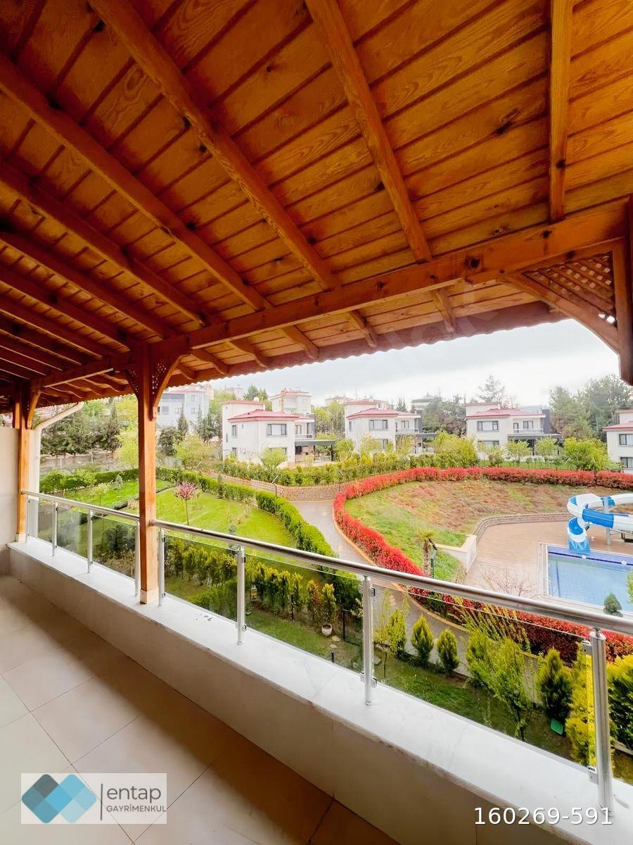 Güvenlikli Sitede Havuzlu 3+1 Üst Kat Kiralık Daire