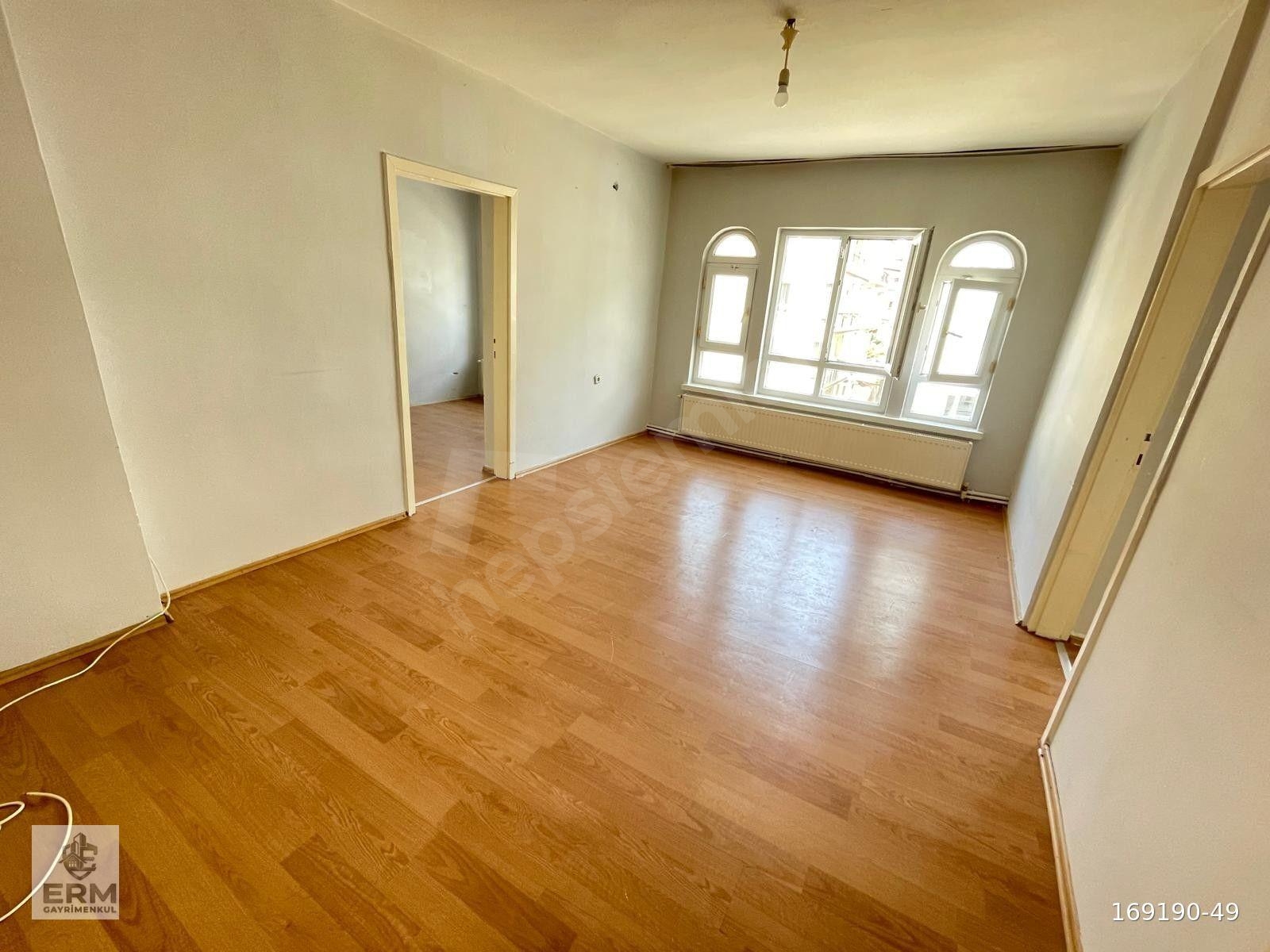SAİMEKADIN MEHTAP MAHALLESİ YATIRIMLIK ARA KAT SATILIK 3+1 DAİRE