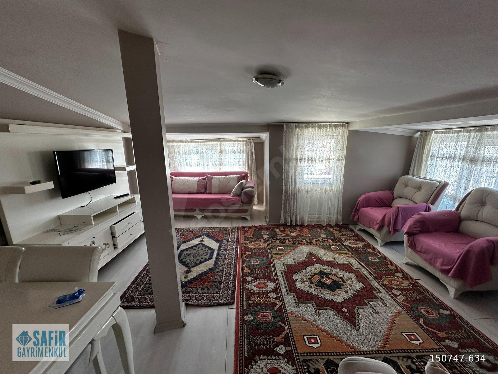 KAĞITHANE SEYRANTEPE'DE 2+1 TOPLU TAŞIMAYA 2 DK 90M2 FULL EŞYALI