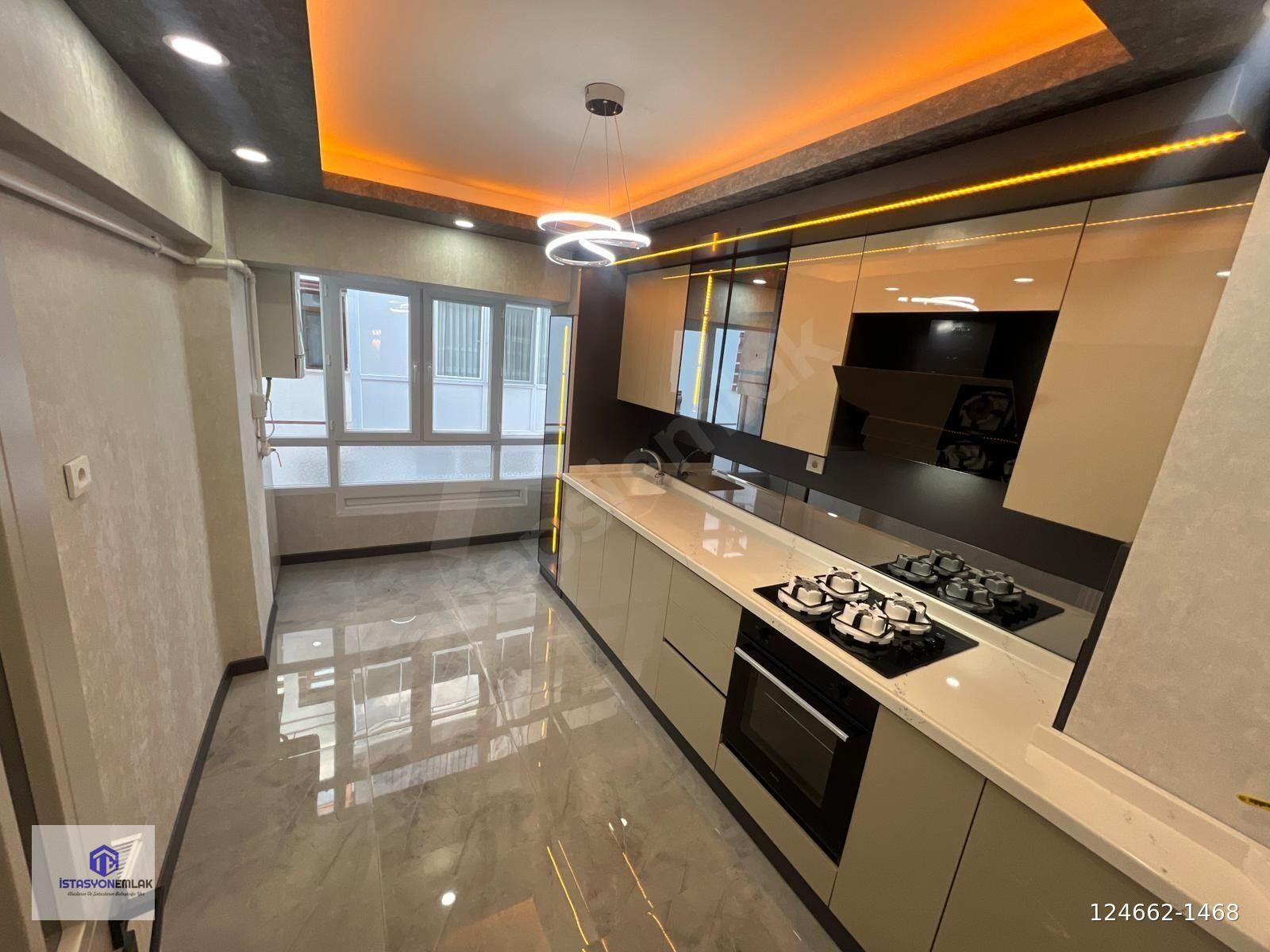 Mareşal Çakmak mh. 2.Ara Katta Full Yapılı Ön cephe 3+1 Satılık Daire