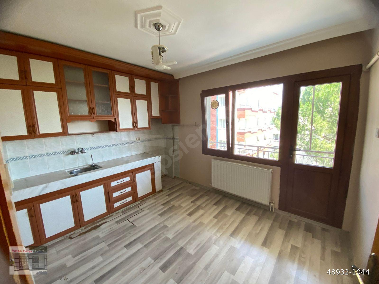 Kemalpaşa Soğukpınar Mahallesinde Satılık 3.Kat Doğalgazlı 3+1 Daire