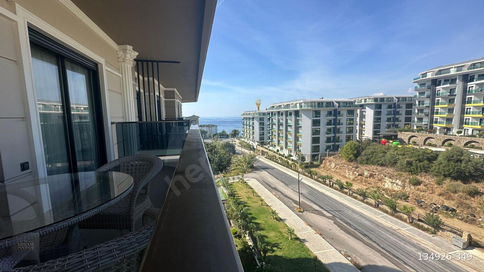 Denize 200m! Monarch Premium Sitesi'nde Full Sosyal Tesisli 3+1 Daire