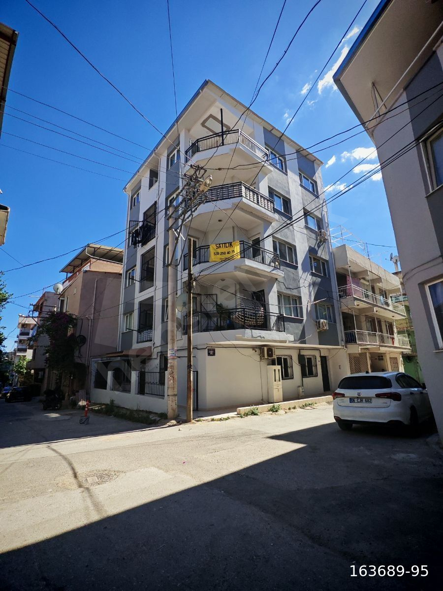 BAYRAKLI ÇAY MAHALLEDE MERKEZİ KONUMDA SATİLİK 3+1 FERAH DAİRE