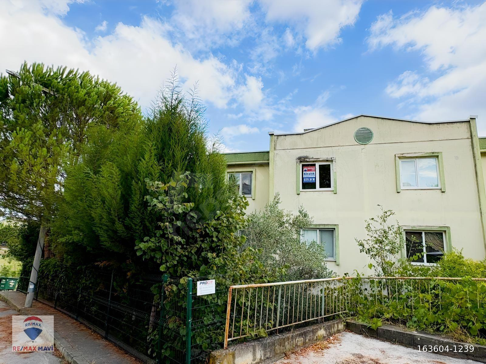 REMAX MAVİ ELİF ŞENGÜL KAPLAN'DAN CAMİLİ'DE KİRALIK 2+1 DAİRE
