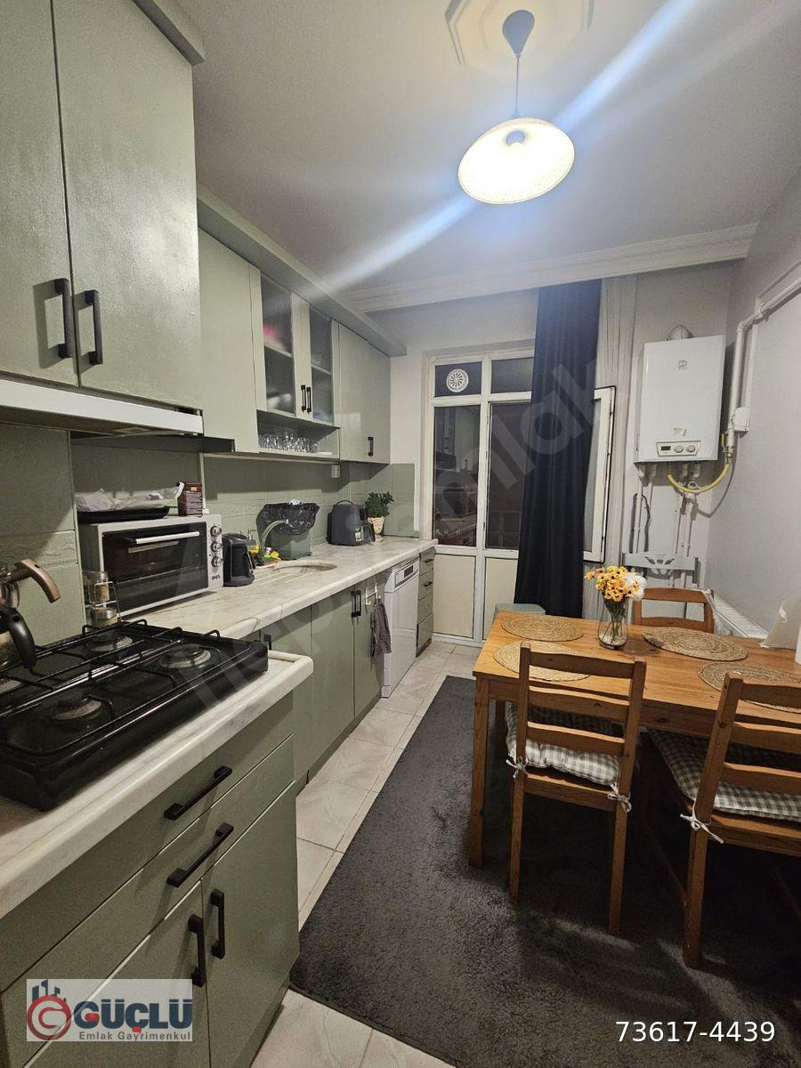 ĞÜÇLÜ'DEN CUMHURİYE MAH.ÇARŞI KARAKOL YAKINI 4/3 KATI 95 M2. 2+1 KOMBİLİ BAKIMLI DAİRE DOKTORLAR YAK
