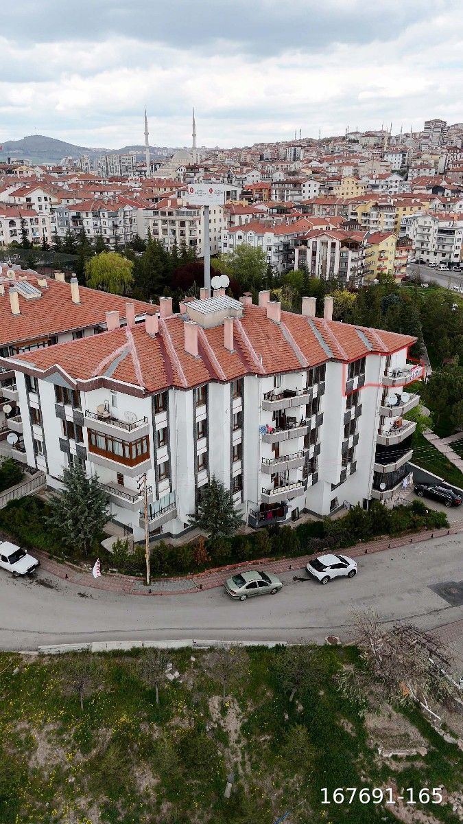 Keçiören Esertepe'de Park Cepheli 3+1 Fırsat Satılık Daire