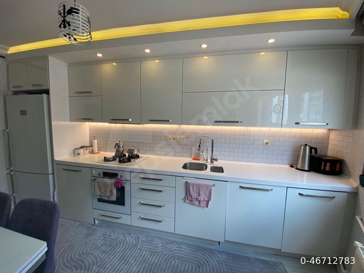 SAHİBİNDEN FULL+FULL ANADOLU CADDESİ ÜZERİ 3+1 1.KAT KONUMLU DAİRE !!!