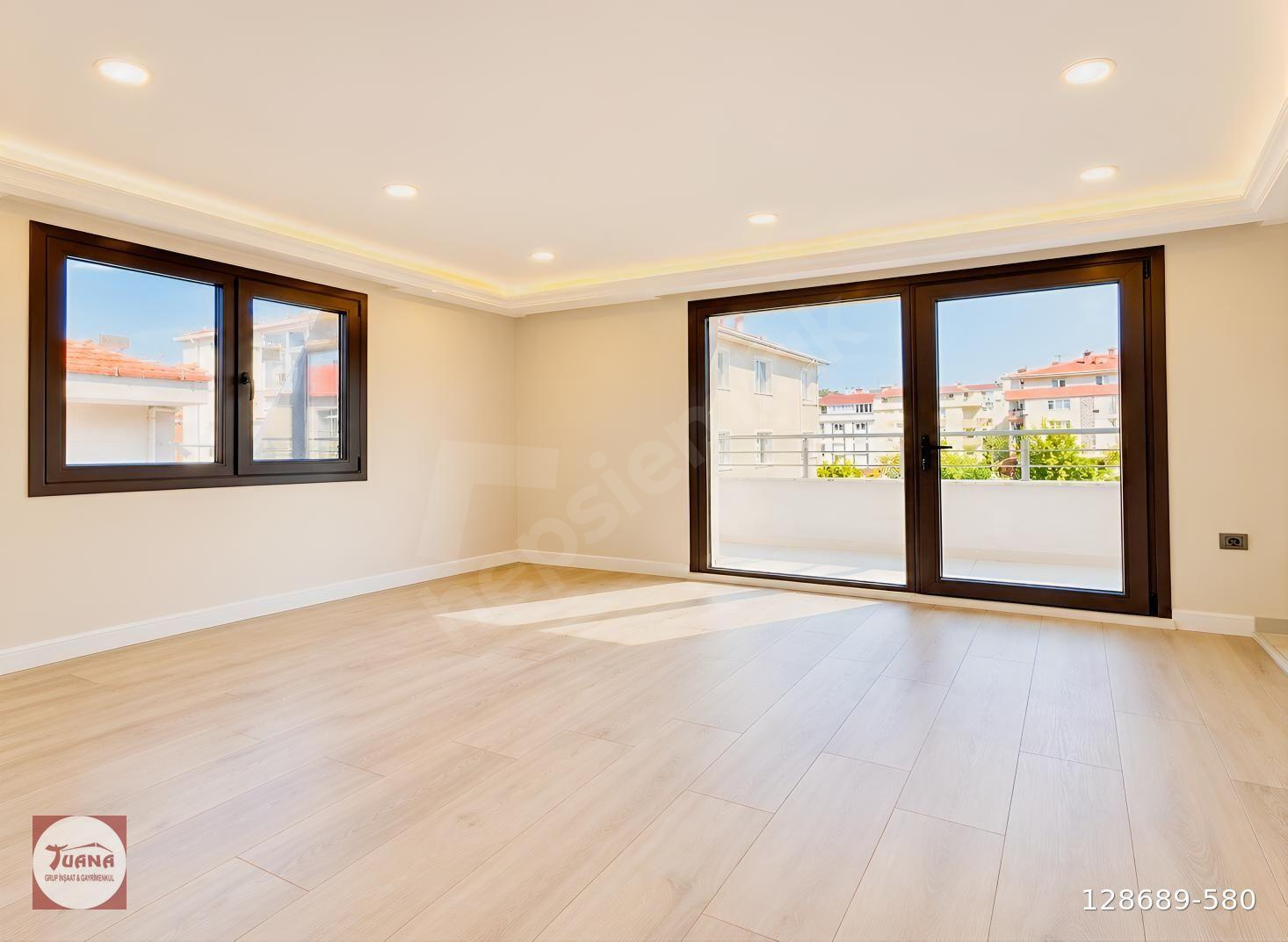 AVCILARDA MODERN TASARIMLI SIFIR 2+1 ÇATI PİYES SATILIK DAİRE