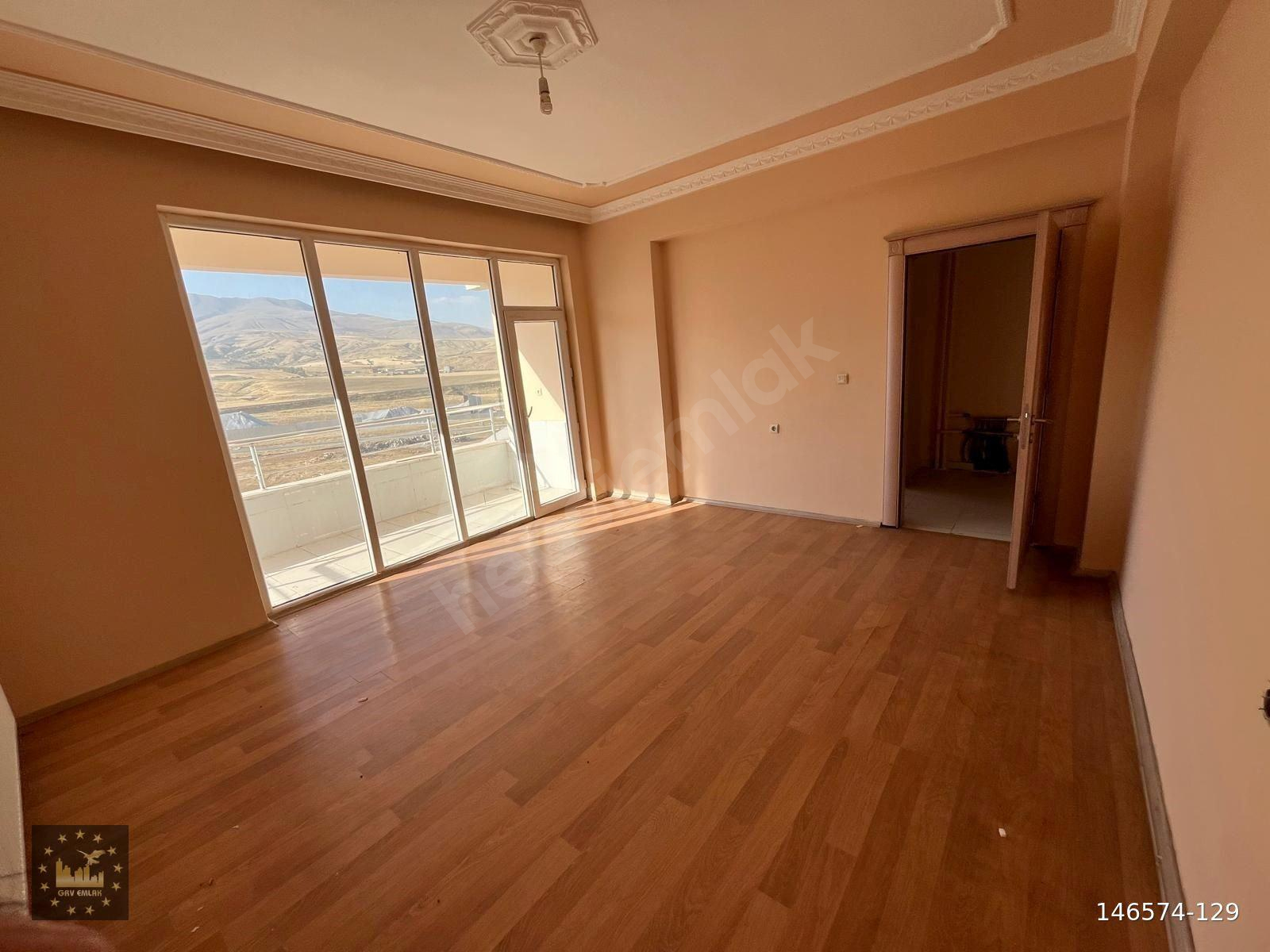 GRV EMLAK'TAN BİTLİS TATVAN KAŞIYAKADA SATILIK 4. KAT 6+2 250 M2 DUBLEKS DAİRE