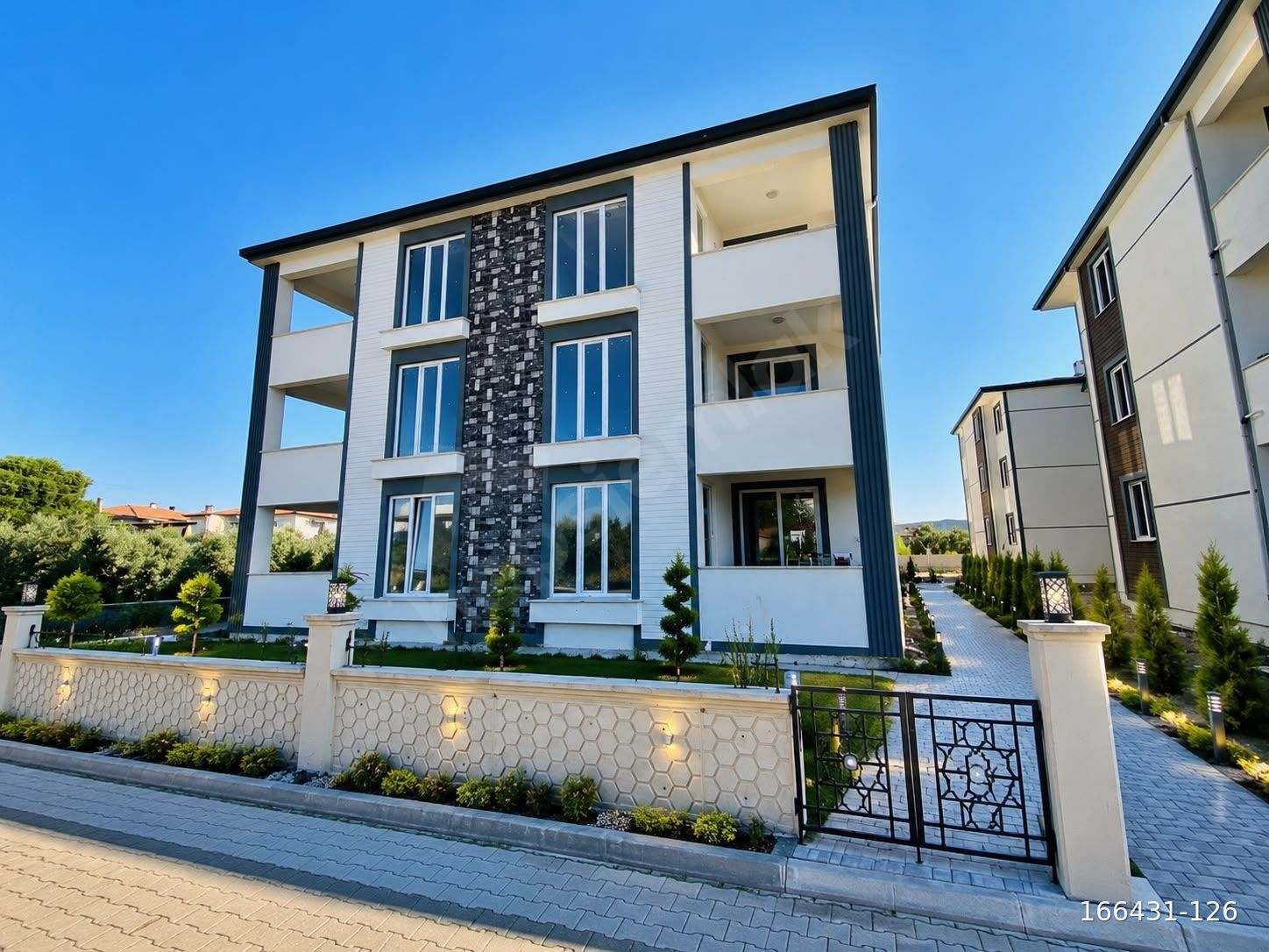 GÖMEÇ YAYA MAHALLESİNDE SATILIK GENİŞ VE FERAH 2+1 DAİRE