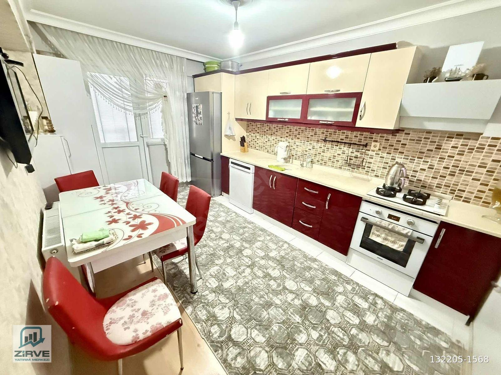 ZİRVE EMLAK'TAN KARAPÜRÇE'DE MERKEZİ KONUM YAPILI SATILIK DAİRE