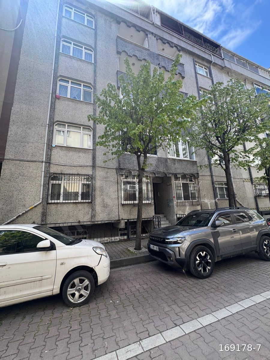 OKUR EMLAKTAN YILDIZTEPE METROYA YAKIN, ÇİFT BALKONLU, BAKIMLI