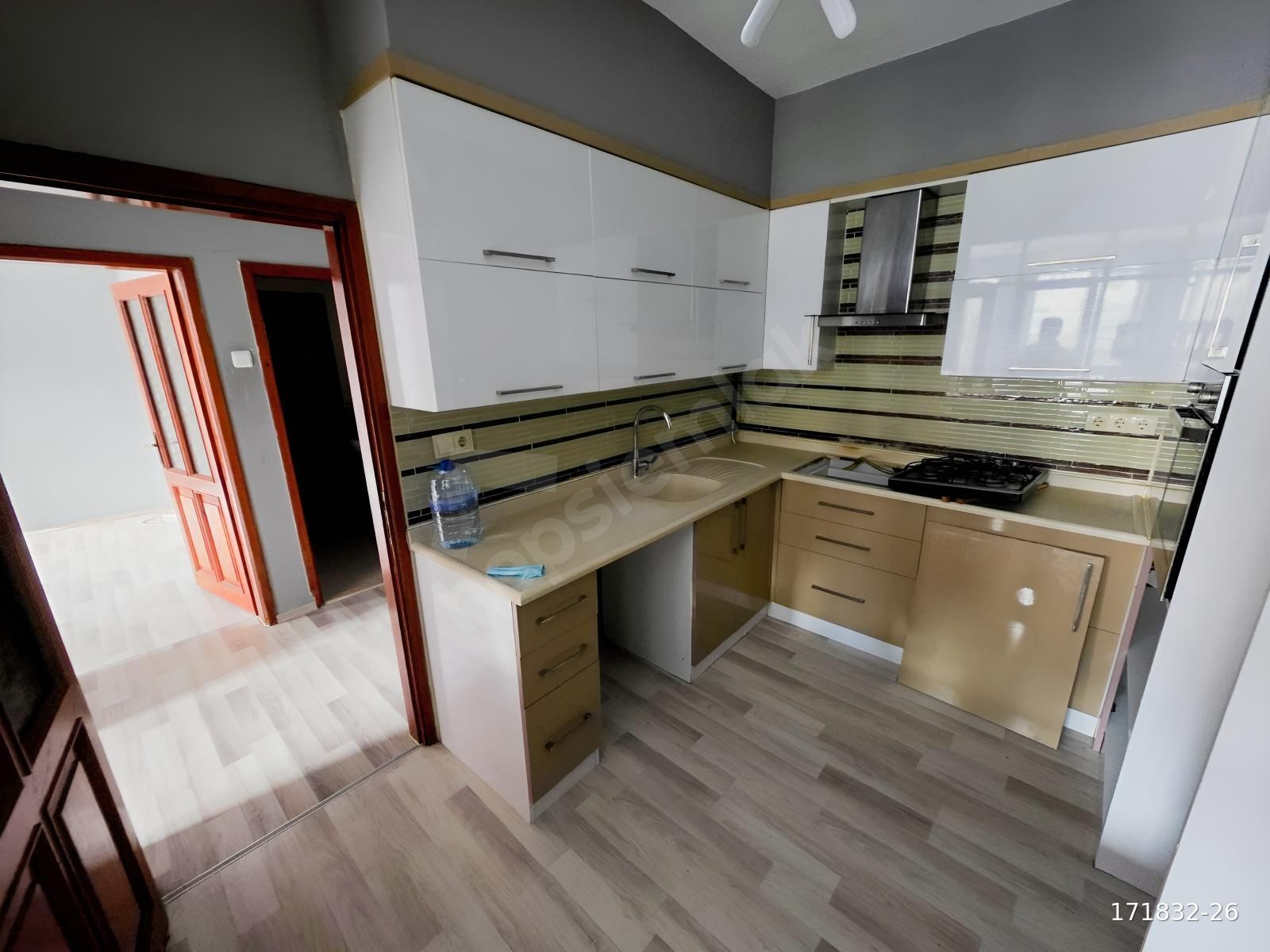 ZİRVE EMLAK'TAN...YENİ MAHALLE' DE...HER YER YÜRÜME MESAFESİ...