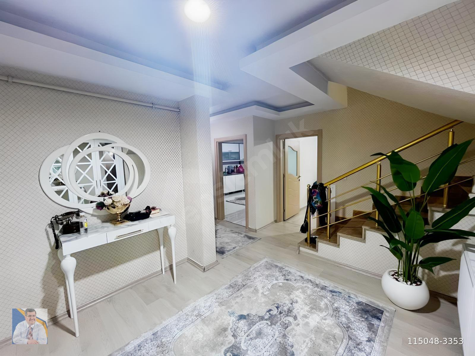 ŞEREFİYE MAHALLESİNDE SATILIK GENİŞ 4+1 TERASLI DUBLEX DAİRE