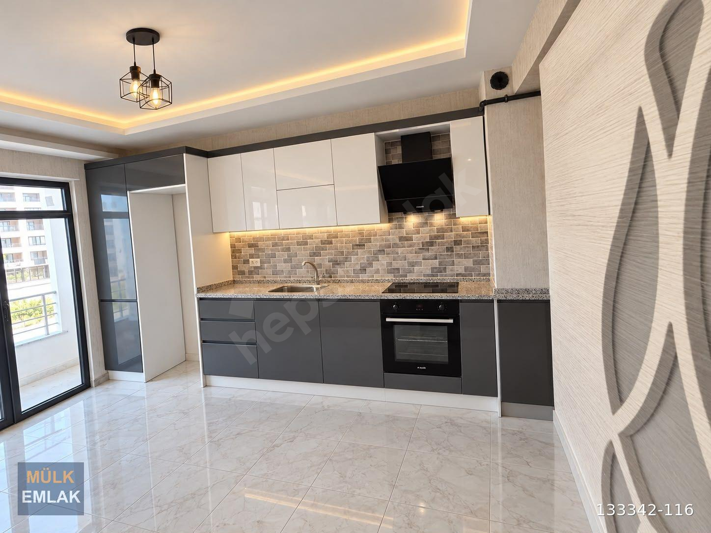 ALTIYOLA YAKIN SİTEİÇİ 3+1 ARAKAT KAPALI OTOPARKLI SATILIK DAİR