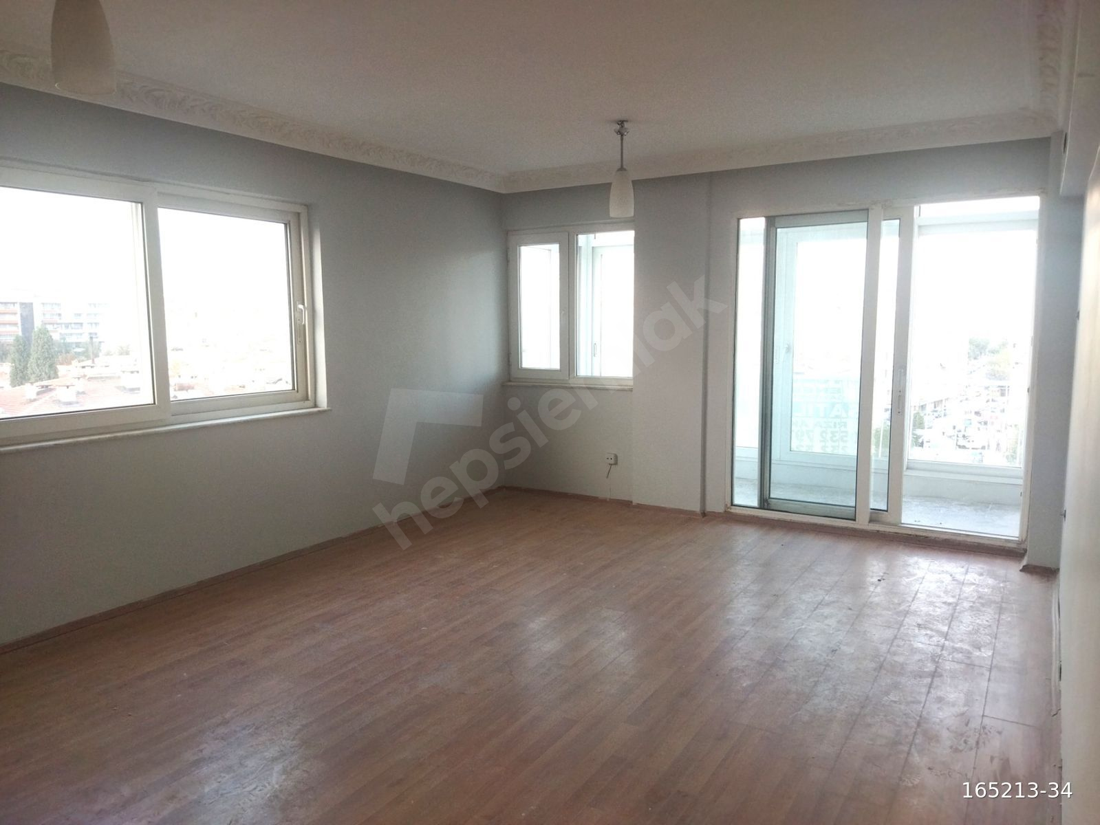 Mansuroğlu mahallesi, Ankara caddesinde, metroya 100mt, oturulan, kiracılı,satılık daire