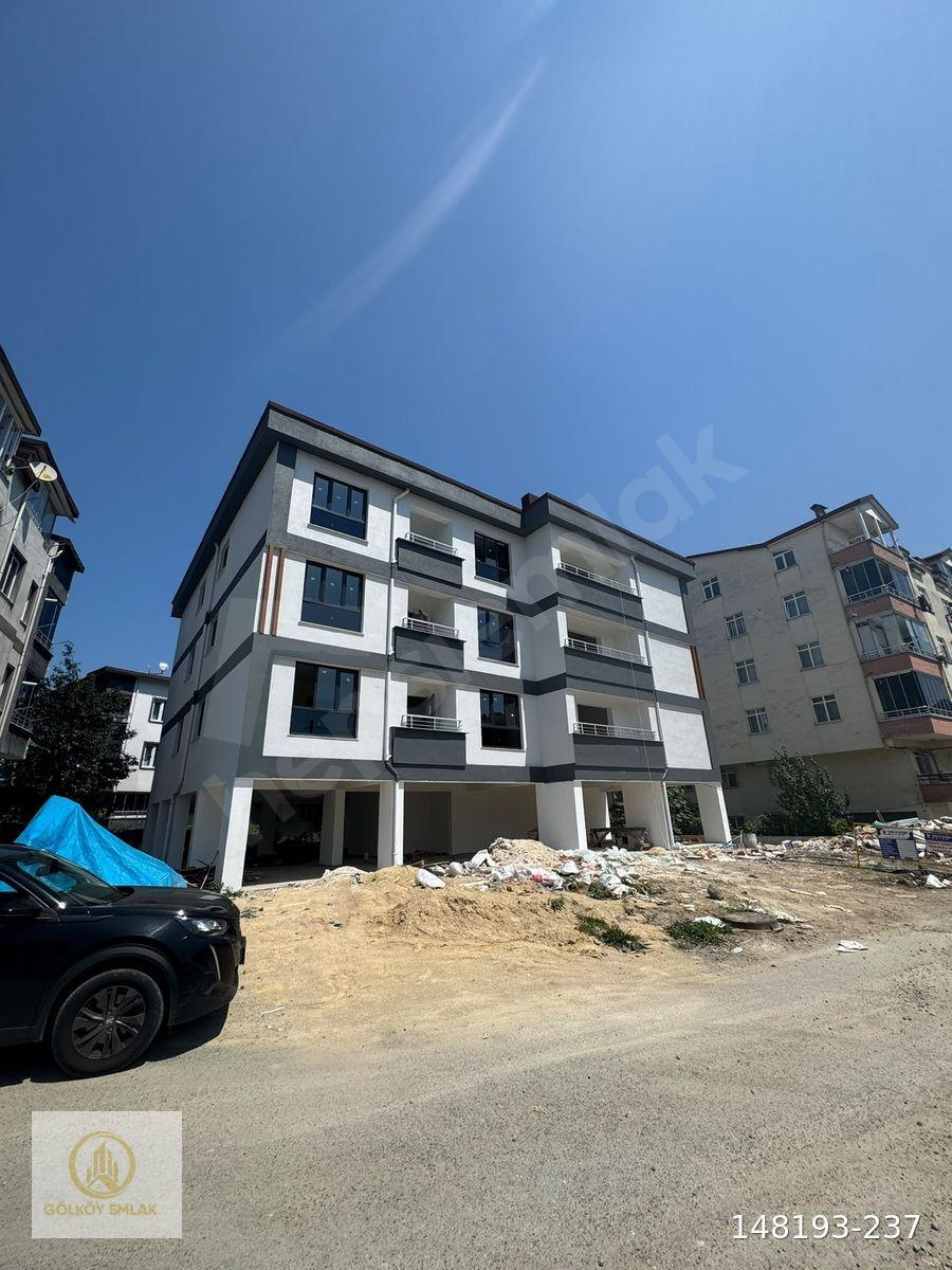 KARŞIYAKADA KAZELİ İNŞAATTAN SATILIK 2+1 DAİRE