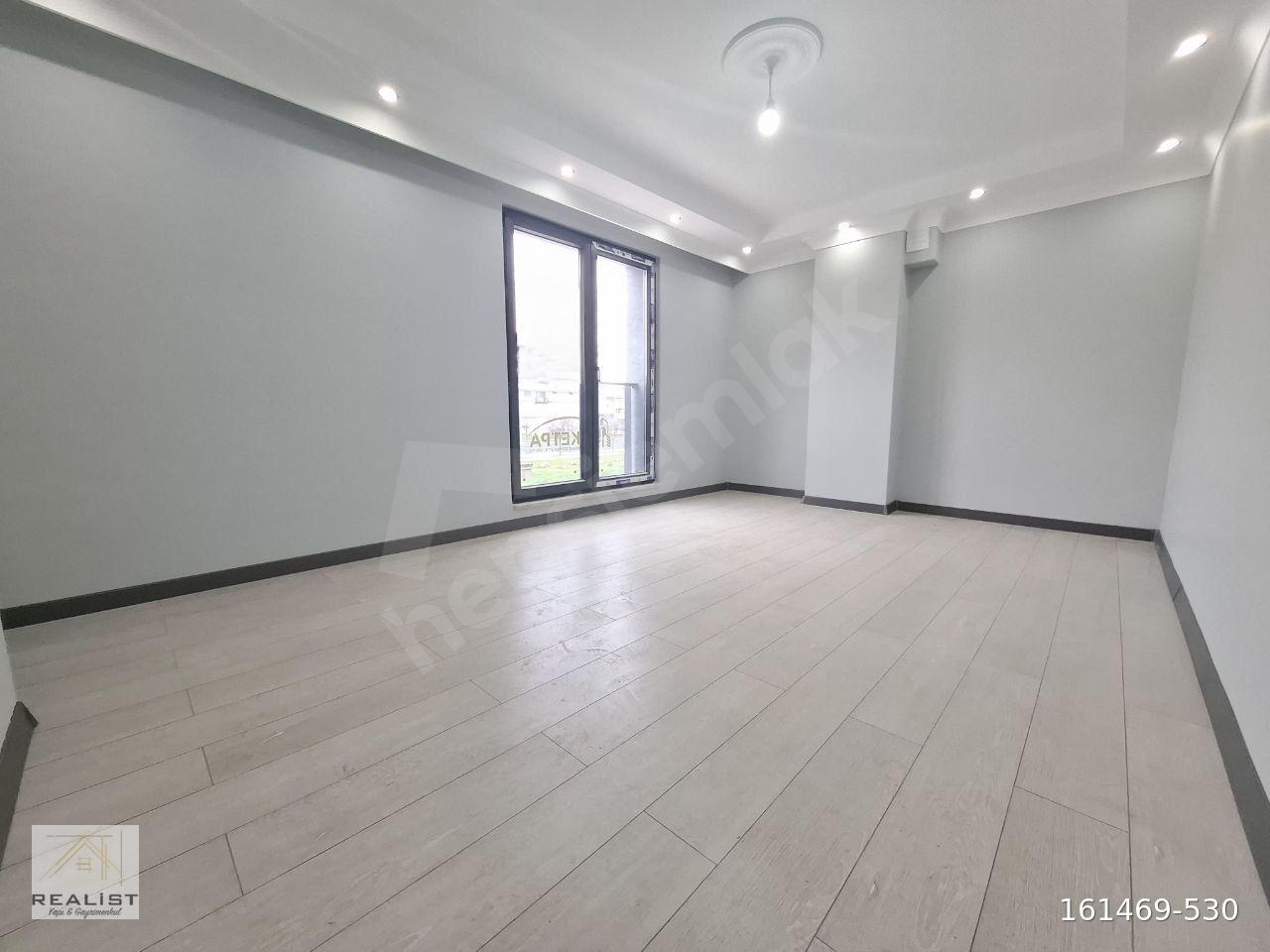 DARICA SIRASÖĞÜTLER MAH. CADDE ÜZERİ SATILIK 2+1 ARA KAT DAİRE
