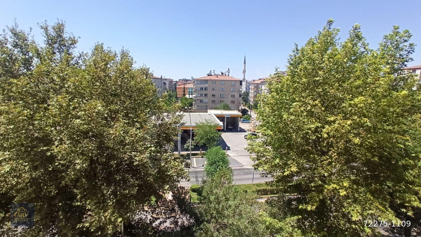 ARV GYO'DAN ANA CADDE ÜZERİ ŞEHRİN EN SAKİN VE EN NEZİH YERİNDE