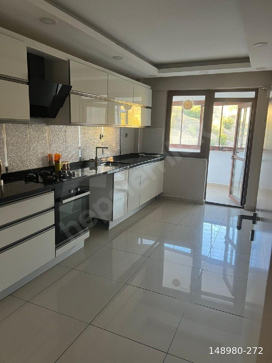 KARABÜK ÜNİVERSİTE MAH. ÇEBİOĞLU STARLİFE SİTESİ 3+1 FULL YAPILI HAVUZLU FİTNESS SALONLU ARA KAT