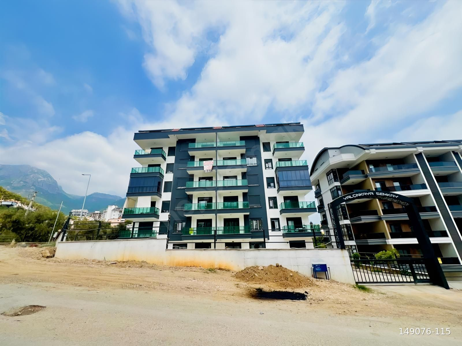 ALANYA ÇIPLAKIDA SATILIK 2+1 SİTE İÇİ BAHÇE DUBLEKS DAİRE