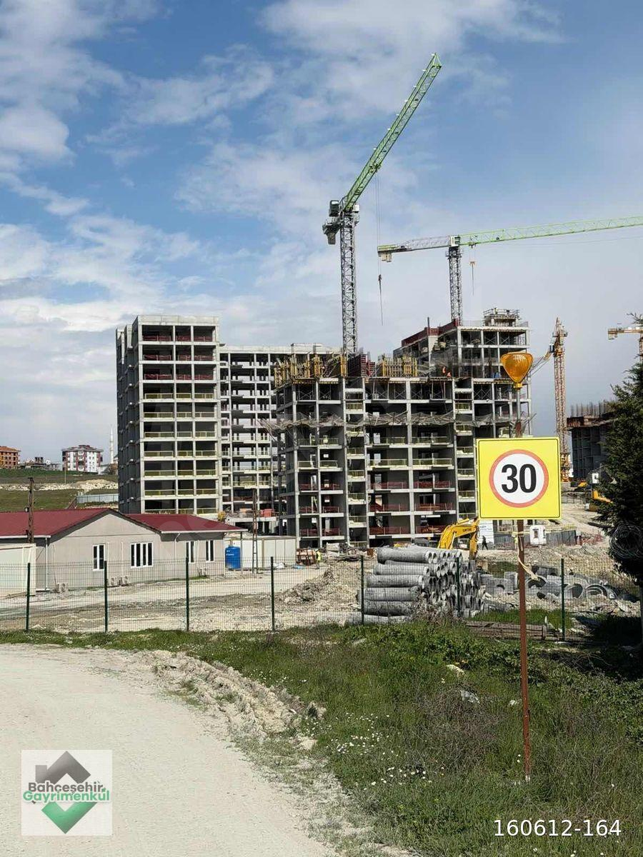 FUZUL TOPRAKTAN ISPARTAKULE 1 DE YAPİM ASAMASİNDASATILIK DAIRE