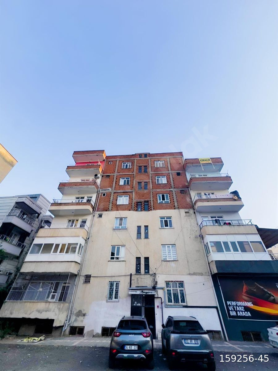 Kafeler Caddesinde Satılık Daire