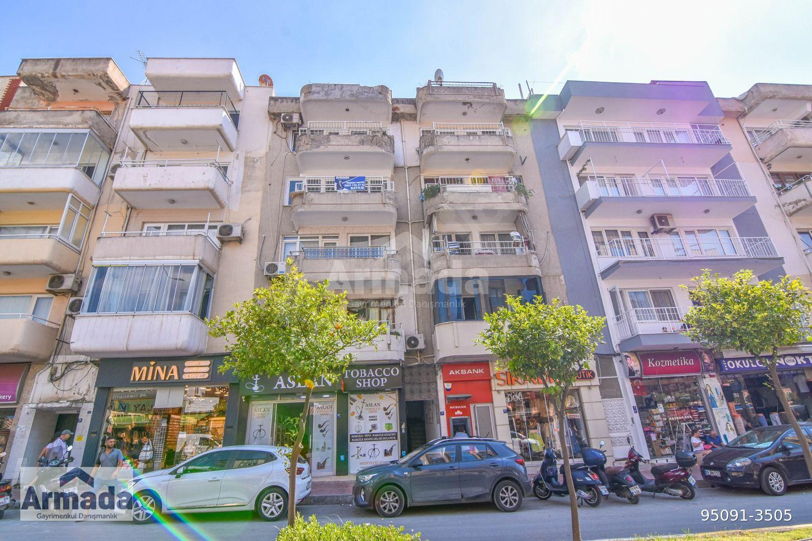 KUŞADASI MERKEZ CUMHURİYET MAHALLESİNDE SATILIK 2+1 DAİRE