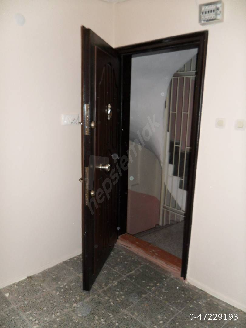 BORNOVA MERKEZ KİRALIK DAİRE