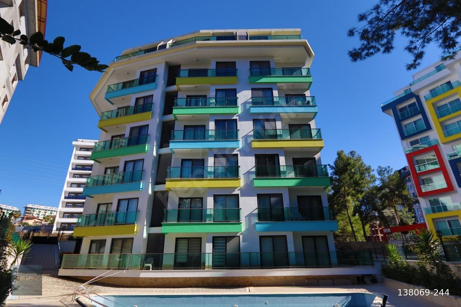 AVSALLAR'da PANORAMİK havuz VE orman MANZARALI 1+1 eşyalı daire