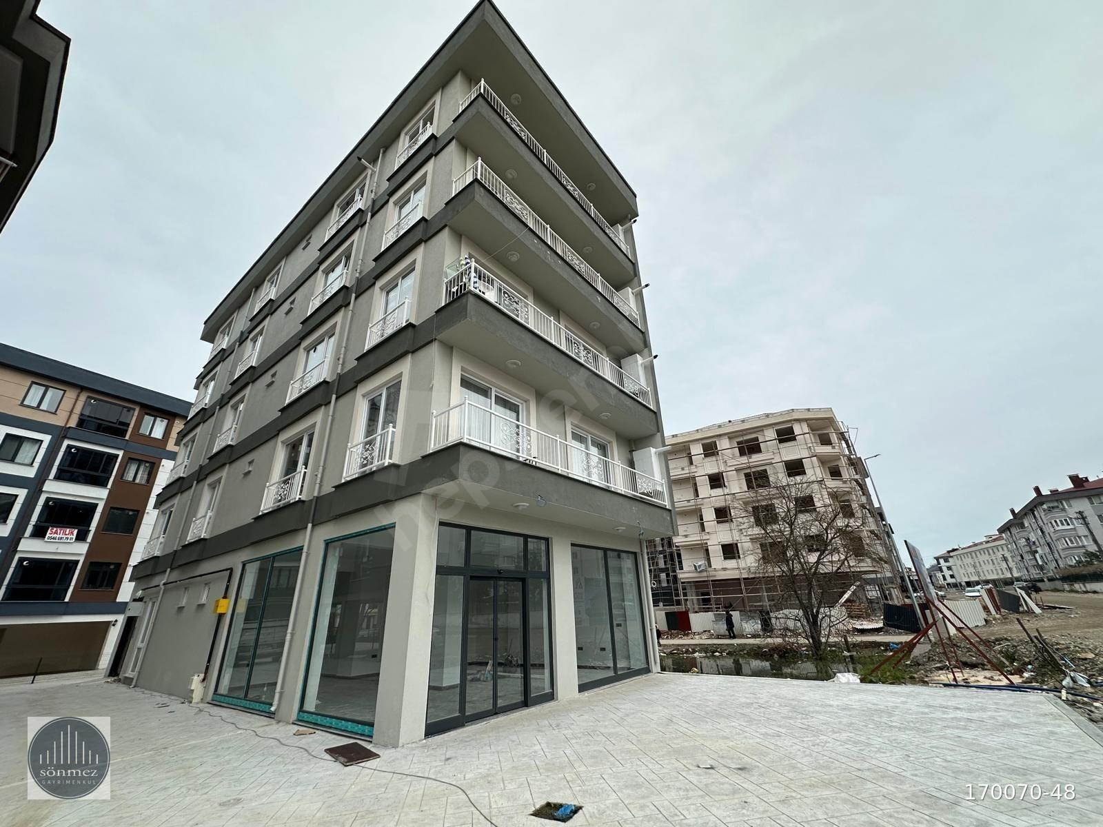 SÖNMEZ'DEN CUMHURİYETTE SATILIK 1+1 FIRSAT DAİRE