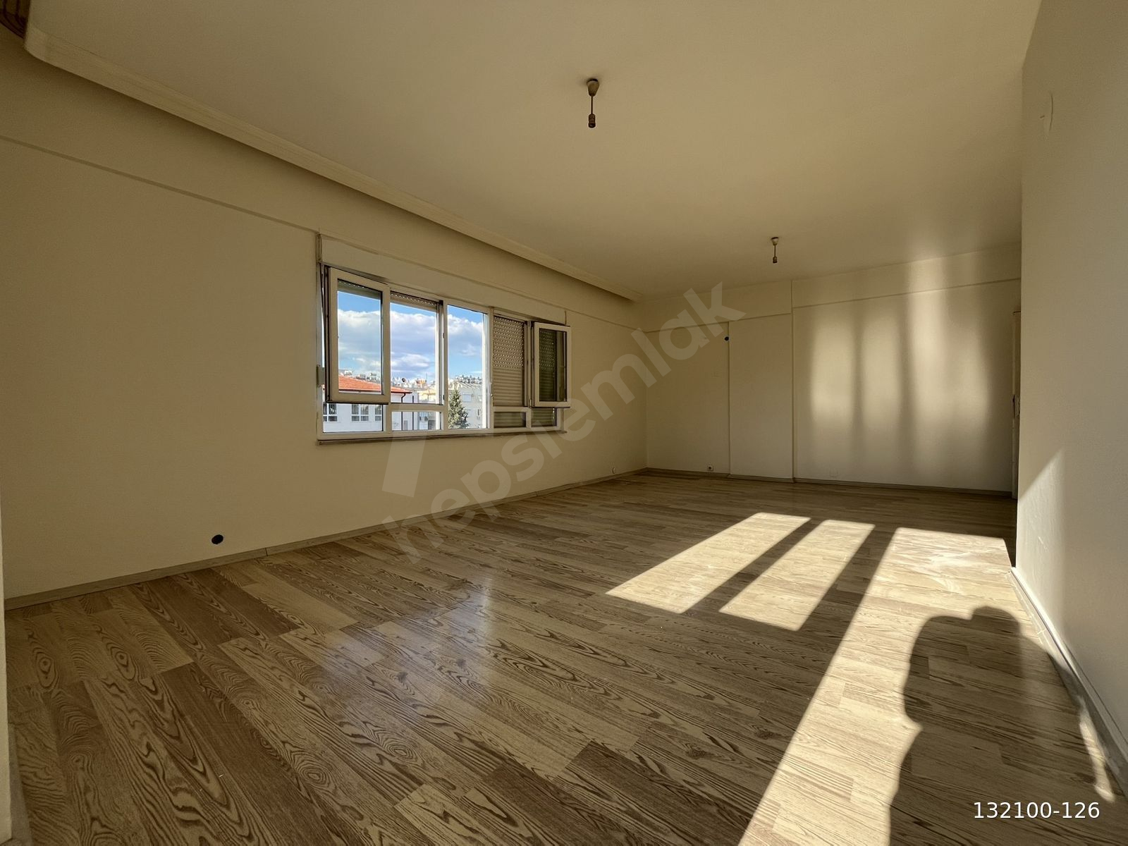 MEMUREVLERİNDE KİRALIK 3+1 KATTA DAİRE