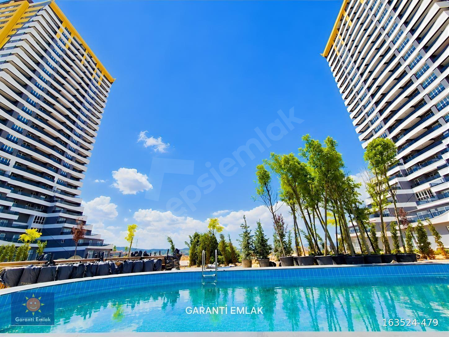 Garanti Emlak'tan - Havuzlu Sitede - 4+1 - 183 m² - A Clas Daire