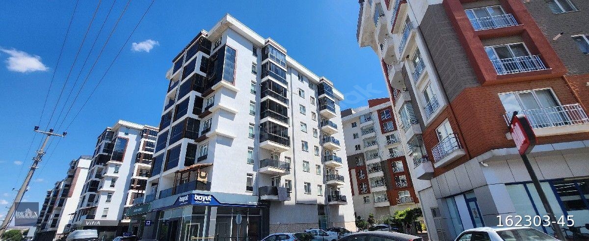 ÇANAKKALE MERKEZ İSMETPAŞA MAHALLESİ'NDE | ASANSÖRLÜ BUTİK SİTEDE OTOPARKLI 2+1 AYRI MUTFAKLI DAİRE
