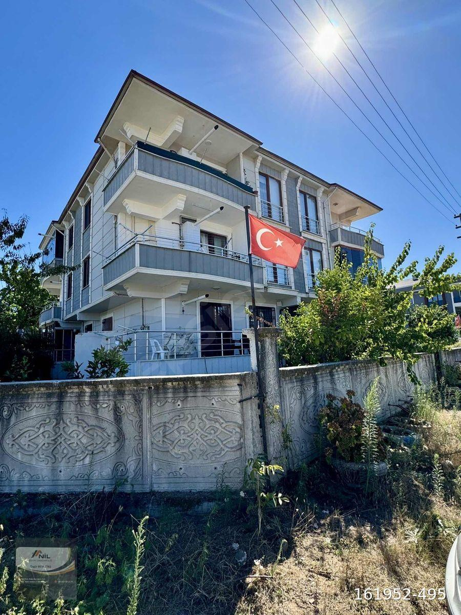 NİL EMLAKTAN VİLLALARI KISKANDIRAN BAHÇEYE SAHİP DAİRE
