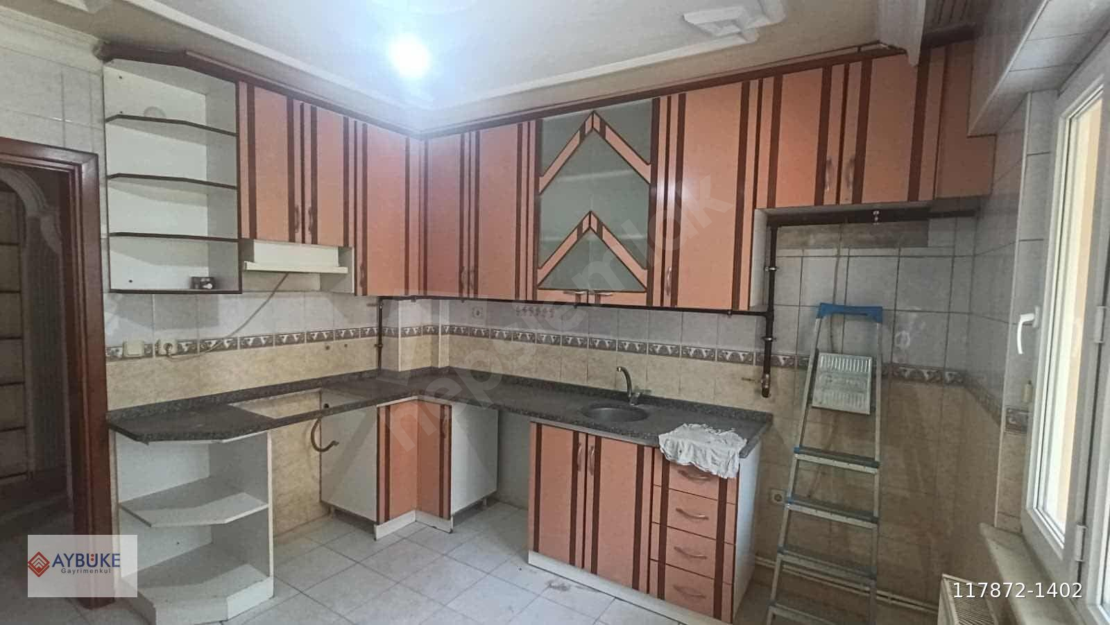 ASMALIEVLERDE GENİŞ 3+1 ARAKAT KİRALIK DAİRE