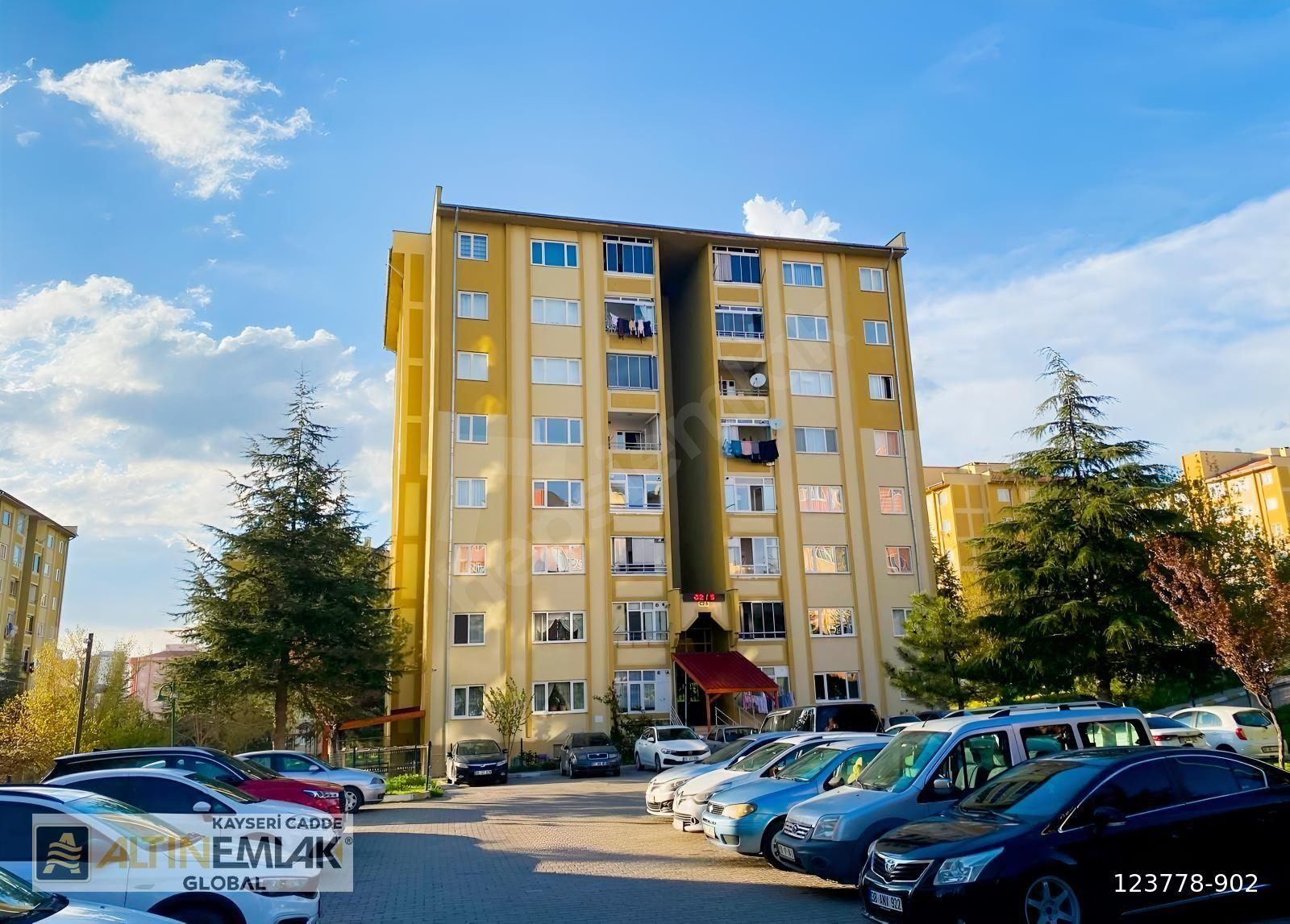 ALTIN CADDE / MİMARSİNAN DEMOKRASİ 6. ETAP TOKİ 135M GENİŞ DAİRE