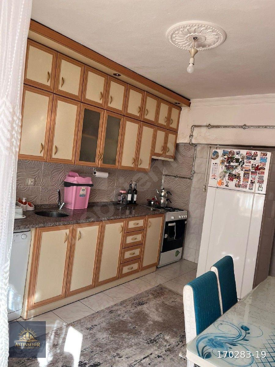 Ata Caddesi Acil Satılık 3+1 2,500,000 TL