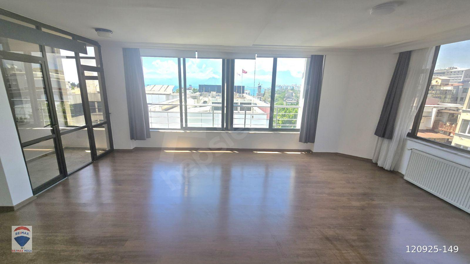 Işıklar'da Deniz Manzaralı | Asansörlü | Kiralık Daire