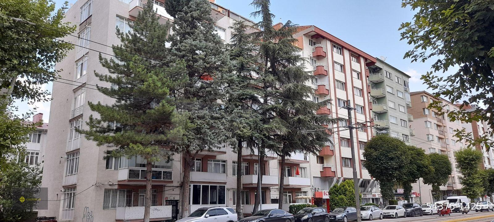 VİŞNELİK ÖĞRETMENLER CAD. GENİŞ BAKIMLI ARAKAT SATILIK 2+1