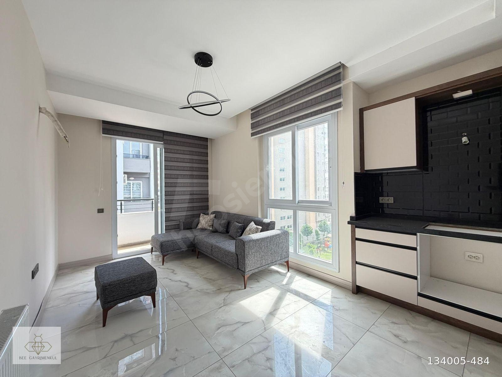 BEE'DEN TEK BLOK KİRA GARANTİLİ KISMİ EŞYALI 1+1
