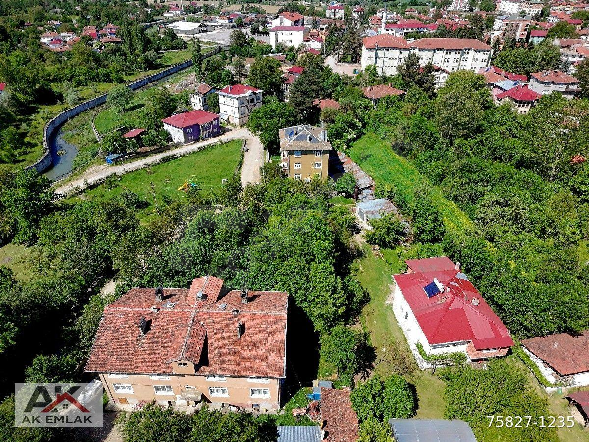 AK EMLAKTAN DADAY MERKEZDE SATILIK 3+1 GENİŞ DAİRE