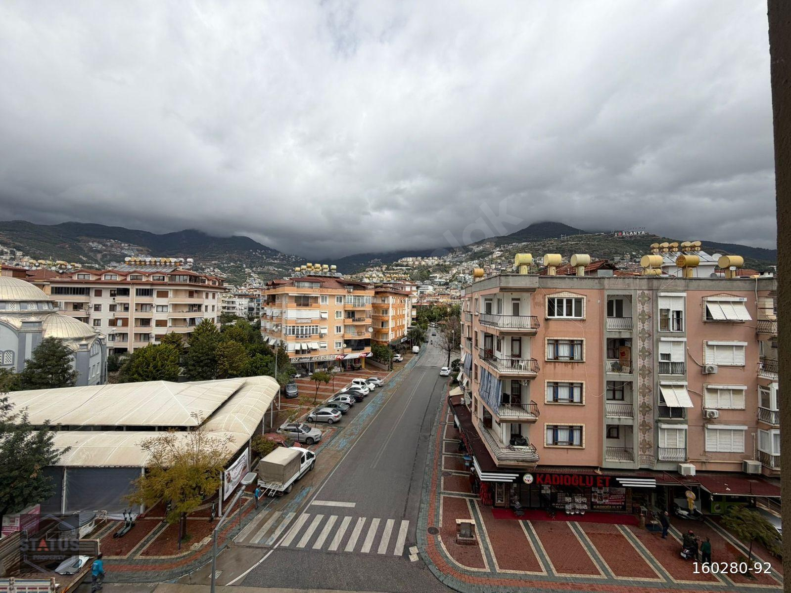 VATANDAŞLIK VE İKAMET İÇİN UYGUN! MERKEZDE 280 M² DEV 4+2 DUBLEKS FIRSATI