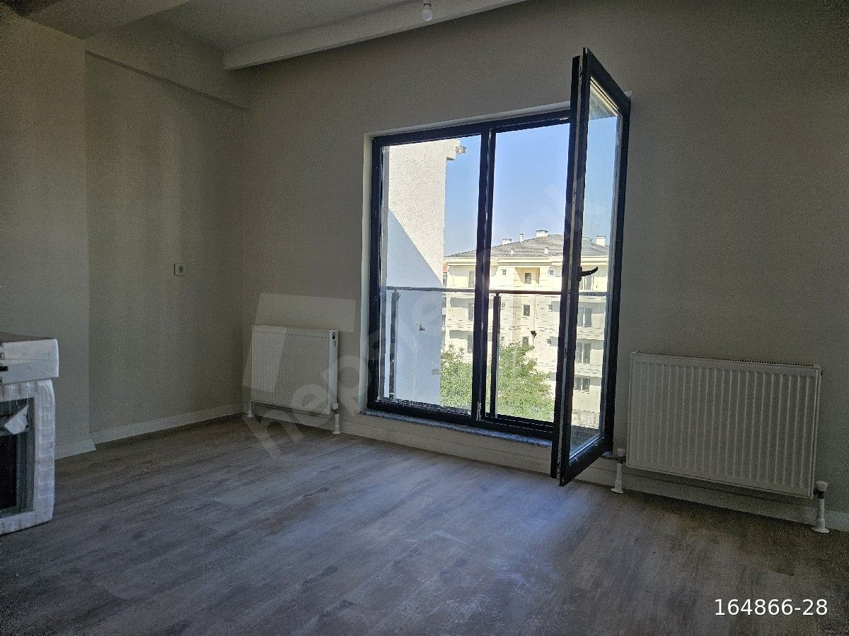 İlçemiz Yeni Mahalle Deva Sokakta 55 m2 1+1 iskanı yeni alınmış kiralık dairemiz
