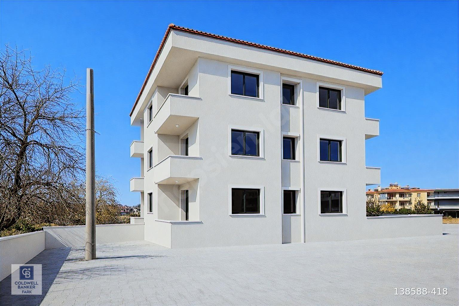 Altınova'da Site İçinde Kapalı Mutfak Satılık 2+1 Daire