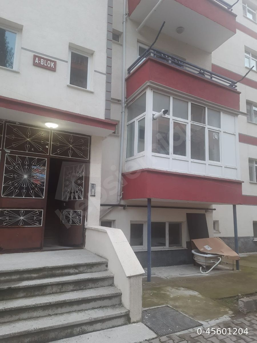 Gözde sitesi A blok komple Yapılı 1. Kat garajlı